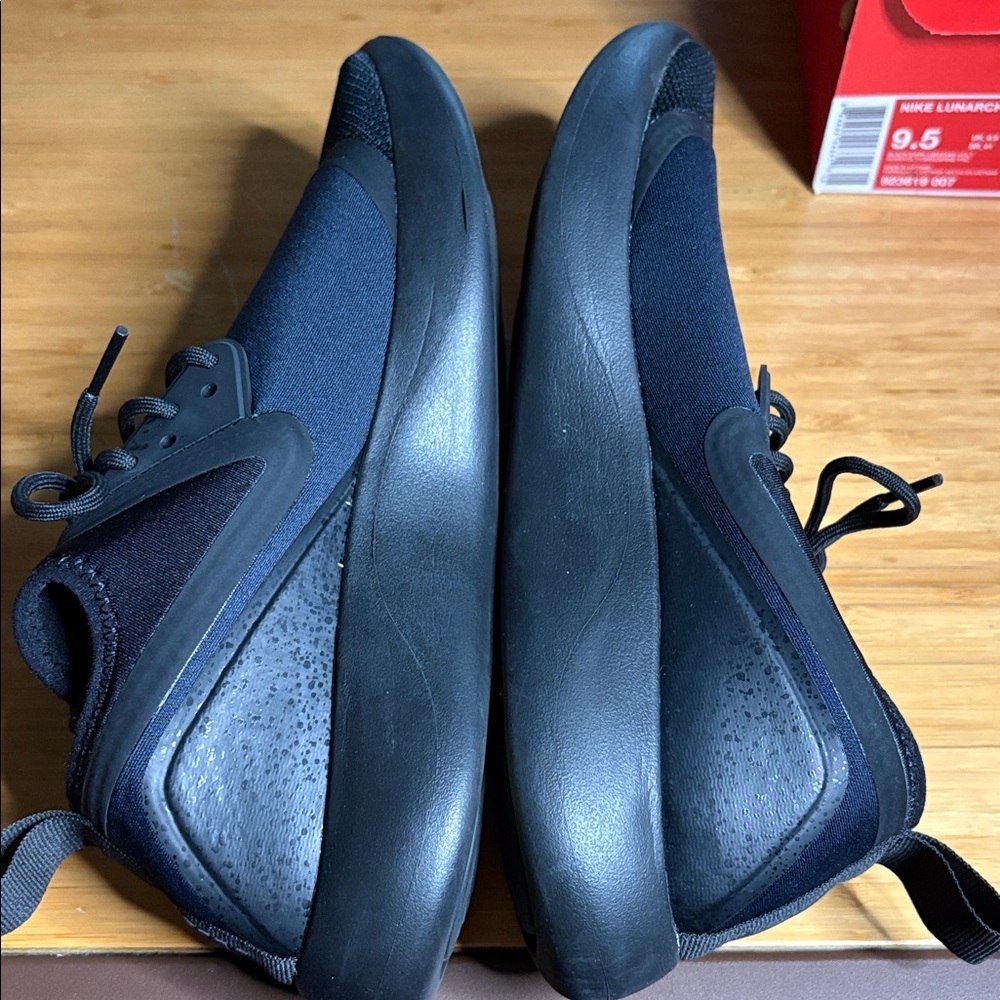 Nike Black and Dark Obsidian- Lunarcharge Essential. Size 9.5 - Picture 8 of 10